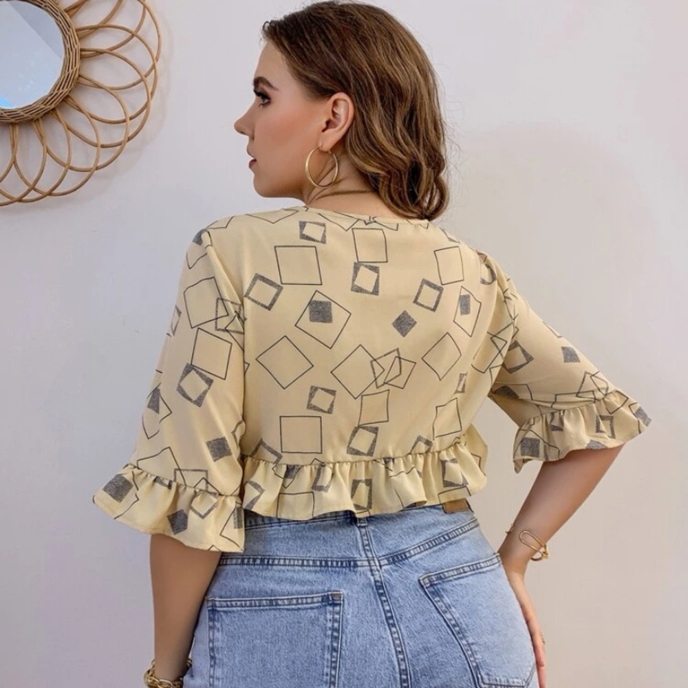 🛍 New Plus Ruffle Top - Picture 3 of 7